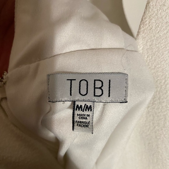 TOBI Little White Dress V-Line Backless Dress - Picture 4 of 9